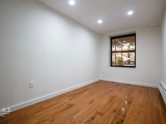 4th image of 416 W 23rd St #1A1