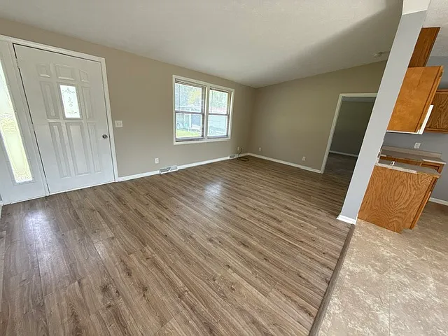 3 bed, 1200 sqft, $1,600 — Photo 4