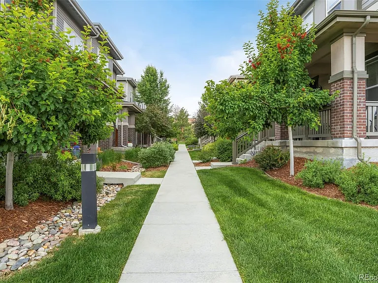 209 W Jamison Ct — Photo 3