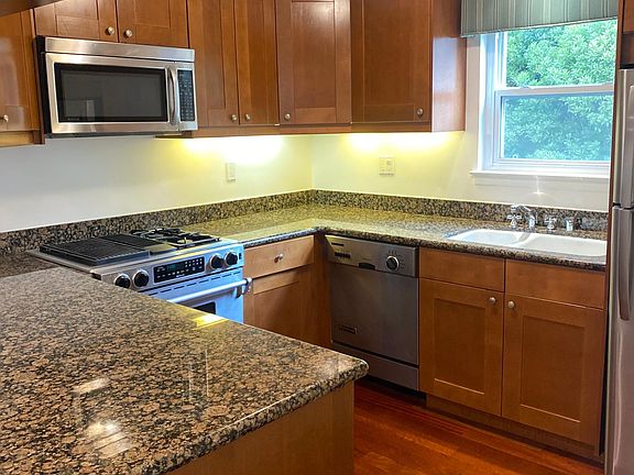 3rd image of 1380 Greenwich St APT 401