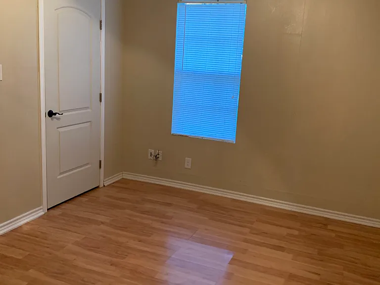 503 W Mesquite Ave — Photo 6