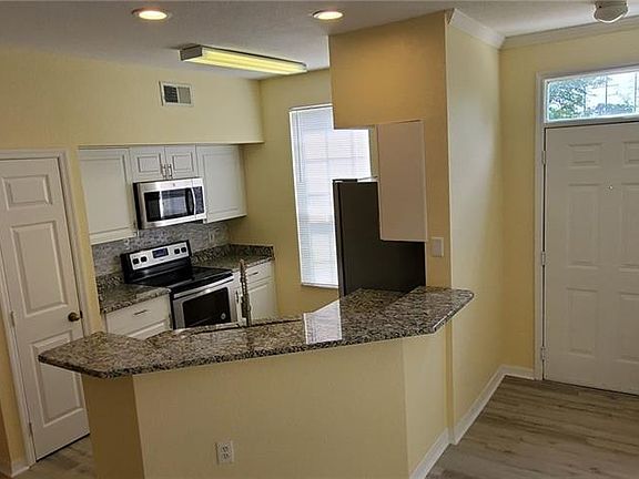 3rd image of 10518 Windsor Lake Ct #10518