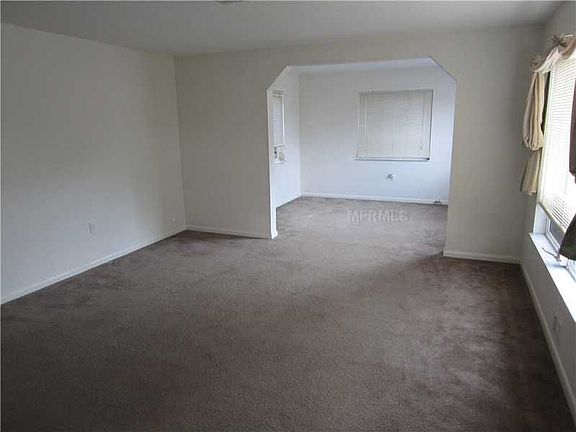 4th image of 805 N Palm Dr SW