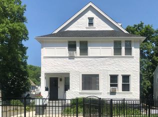 27 Oak Ridge St, Greenwich, CT 06830