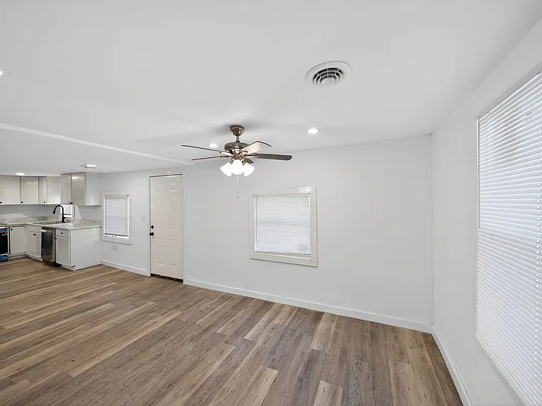 4205 Carroll Ave — Photo 29