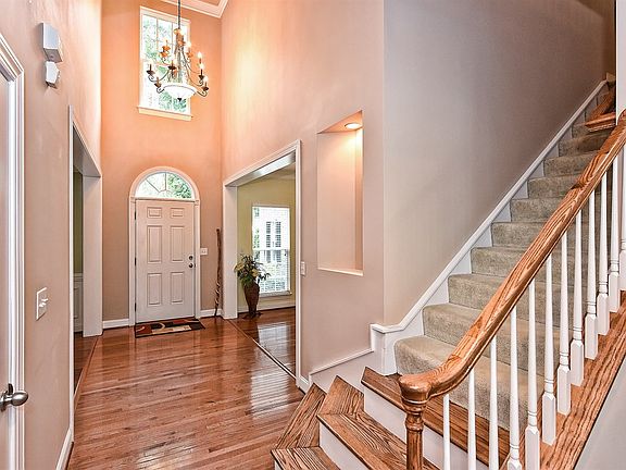 4th image of 247 Corona Cir