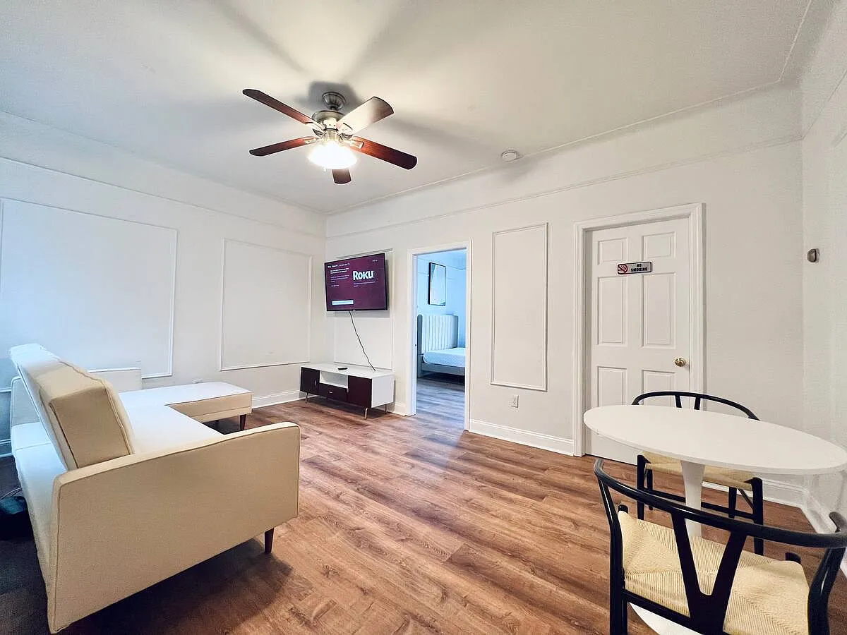 4 bed, 1.5 bath, 1100 sqft, $1,370 — Photo 2