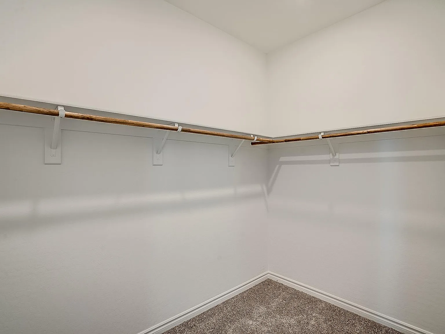 3 bed, 2.5 bath, 2213 sqft, $3,150 — Photo 4