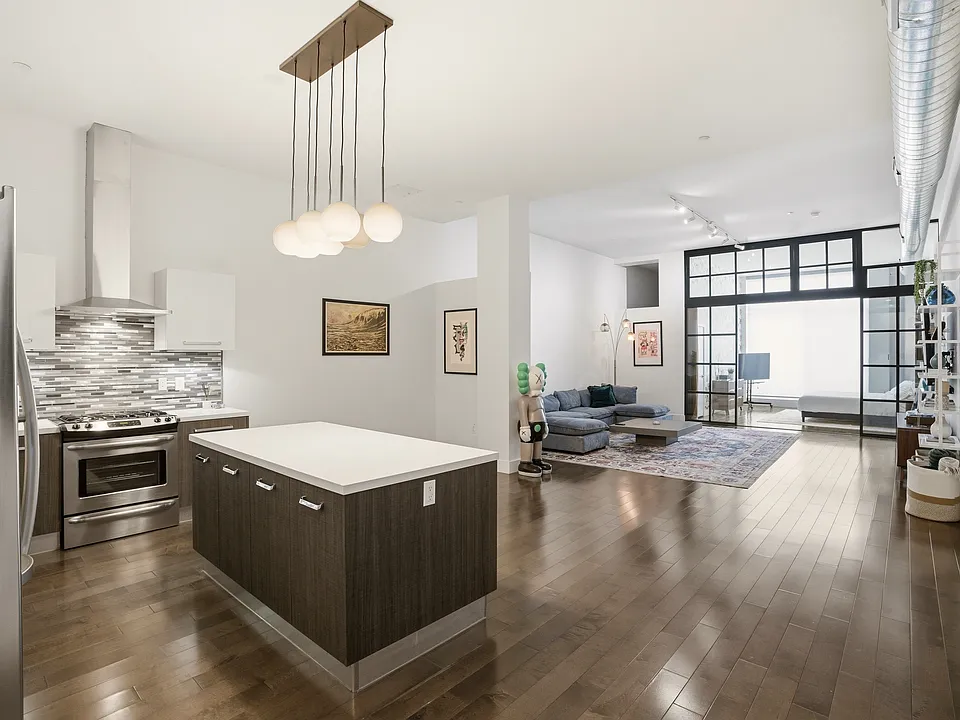 433 Pine Ave #306