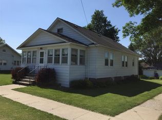 602 E 10th St, Vinton, IA 52349