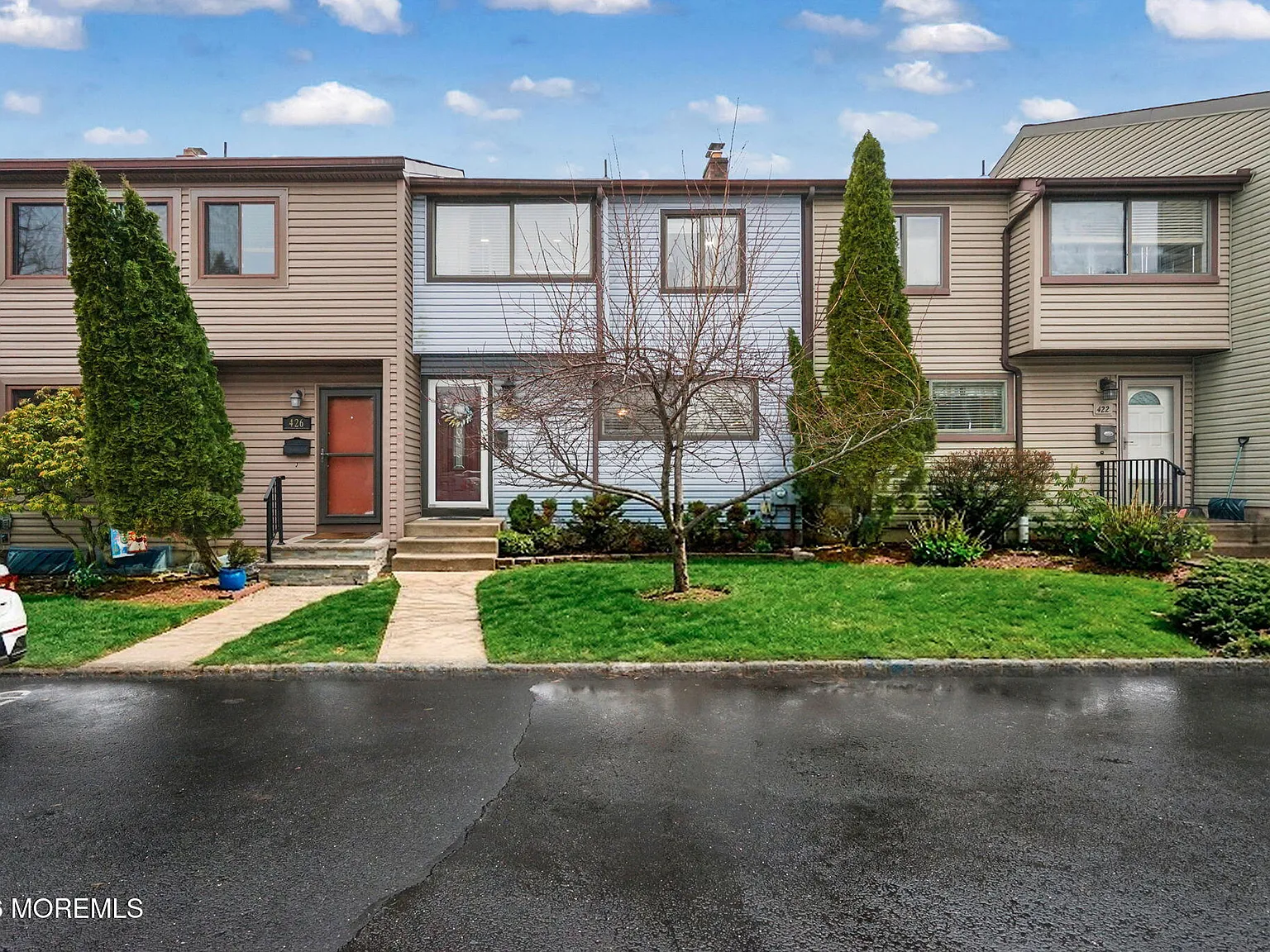 3 bed, 2.5 bath, 1420 sqft, $3,200 — Photo 1
