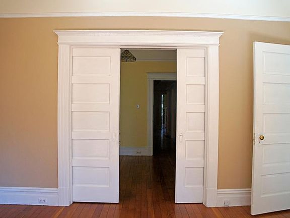 4th image of 1327 Baker St