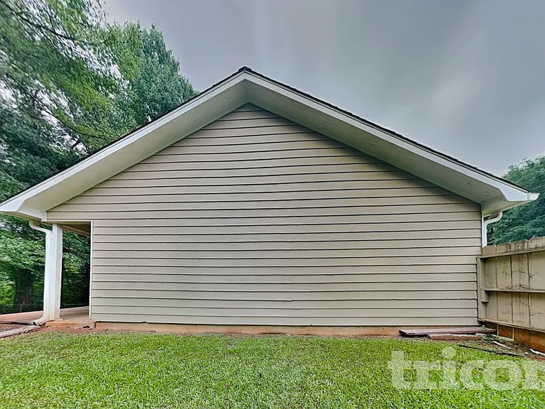 270 Rosewood Dr — Photo 16