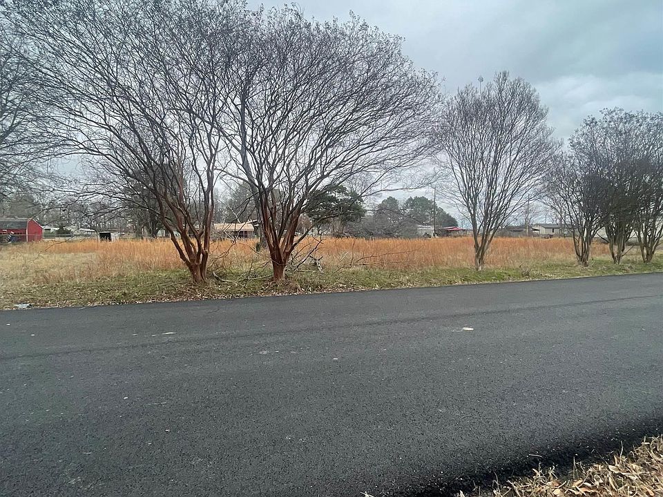 2nd image of 92 N 6th St