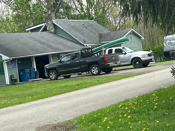 9621 Quebec St, Angola, NY 14006