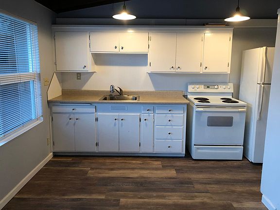 2nd image of 1620 Montana St #1618