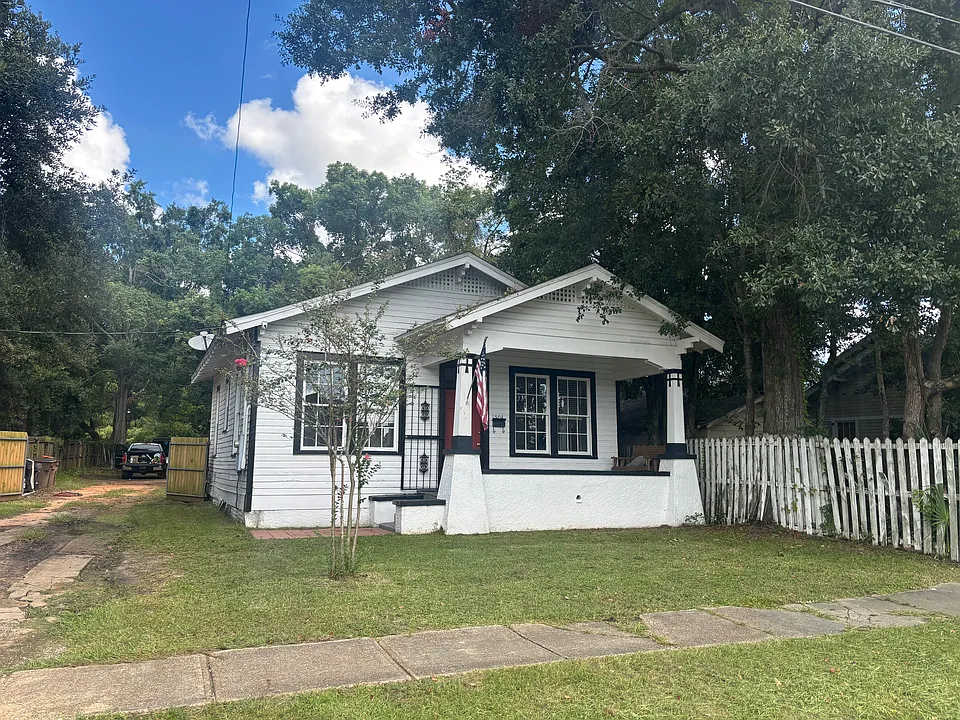 1504 Old Shell Rd