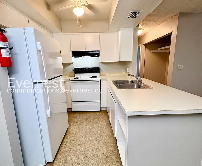 3058 Saint Paul Dr — Photo 6