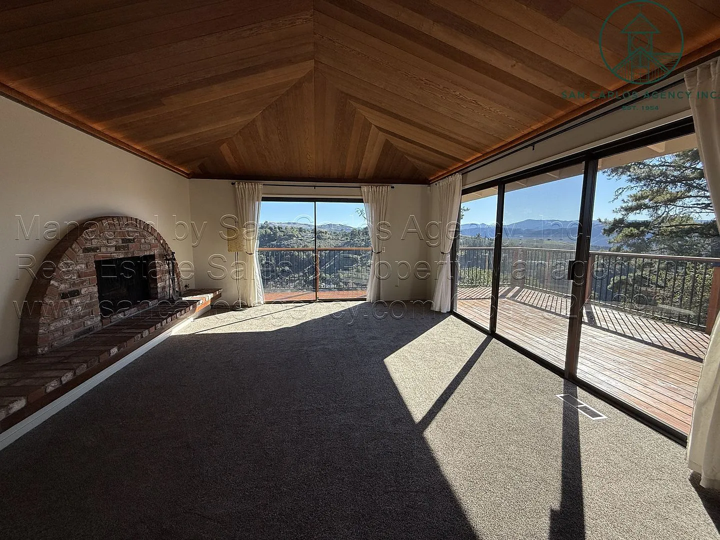 Impeccable Laureles Grade Estate Property with Valley Views — Photo 4