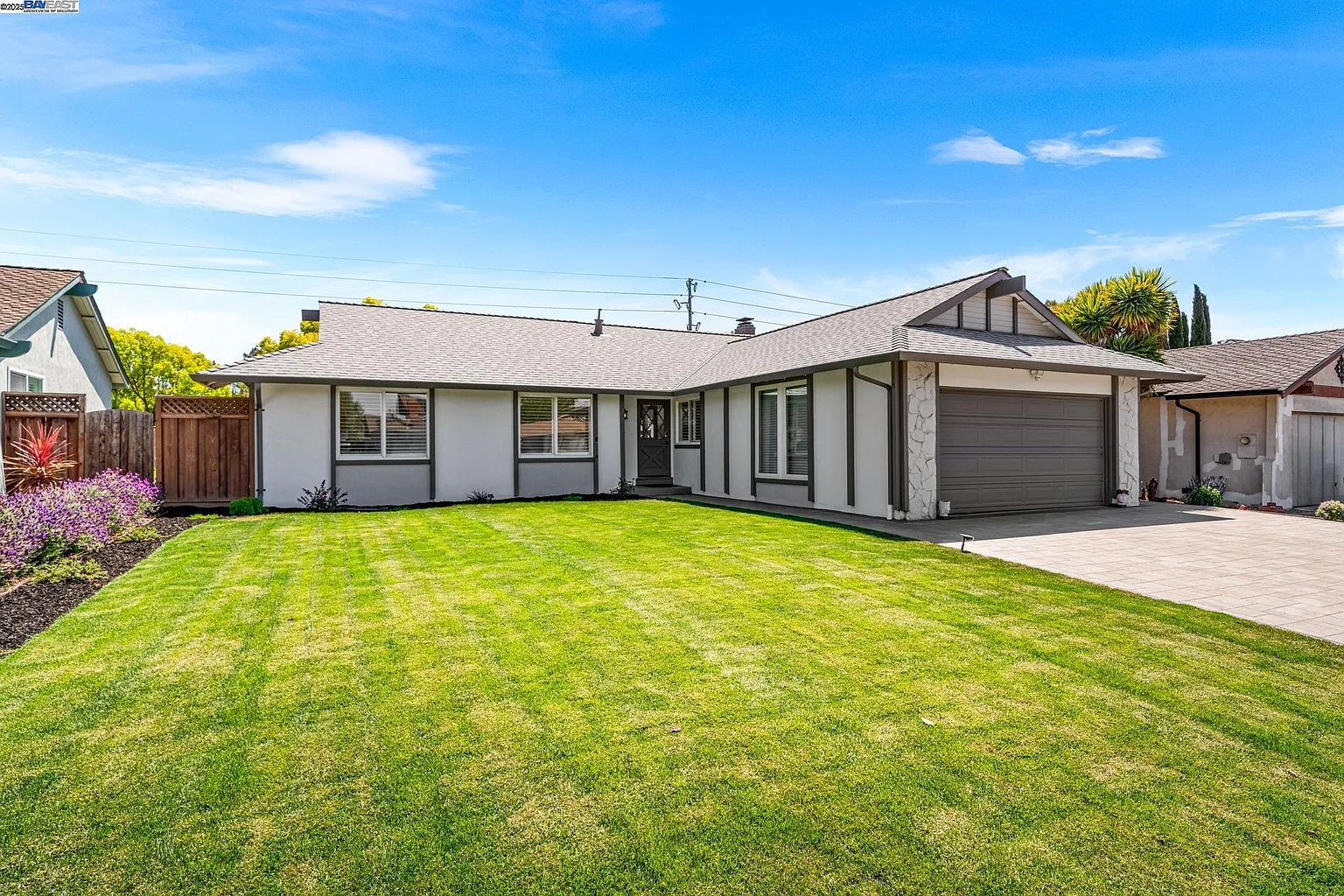 477 Brighton Way photo 1