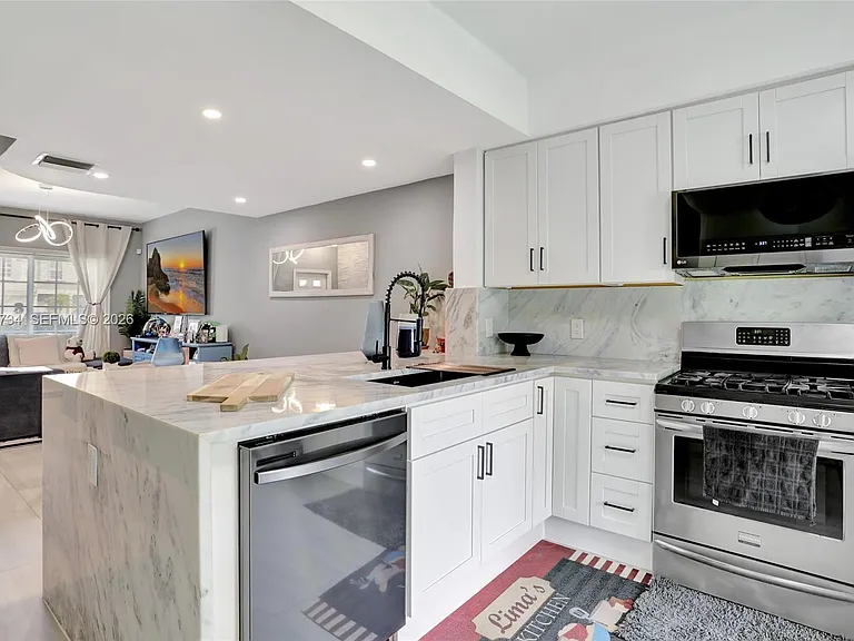 7921 Sanibel Dr #7921 — Photo 21