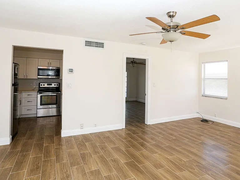 2102 Alamanda Dr #Penthouse B — Photo 5