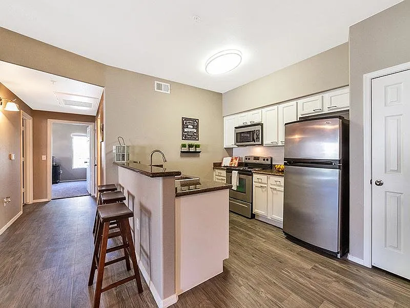 Town Center Apartments — Photo 4