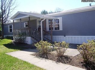 6402 Autumn Ridge Dr, Madison, OH 44057