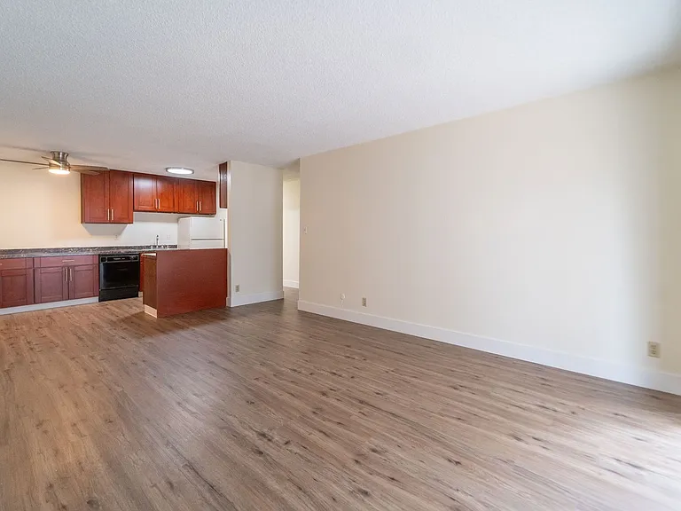 Euclid Apartments — Photo 3