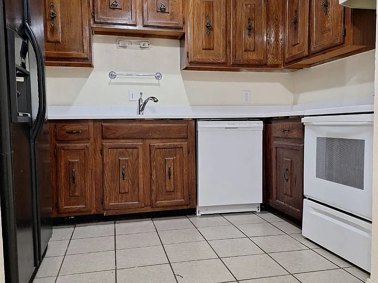 129 Allencrest Dr — Photo 5
