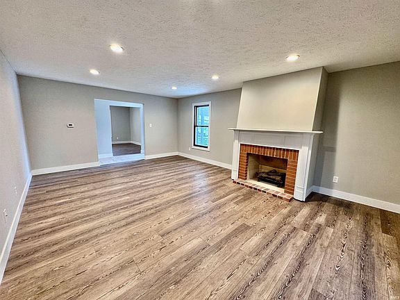 3rd image of 2602 E Covenanter Dr