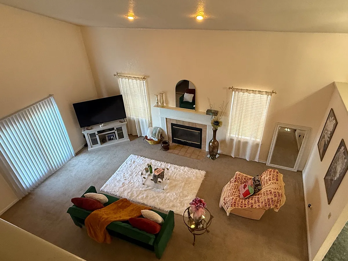 3 bed, 2.5 bath, 1829 sqft, $2,825 — Photo 4