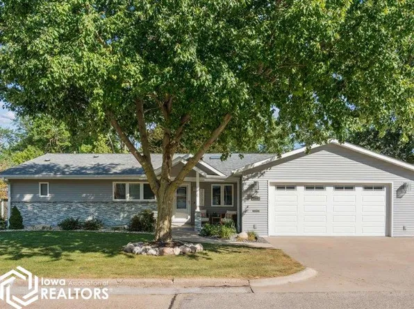 2706 Bittersweet Pl, Burlington, IA 52601