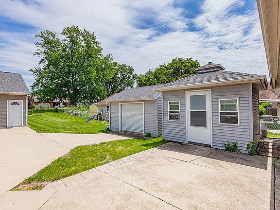5th image of 7205 SW 14th St