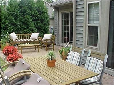 3rd image of 322 N Linden Ct