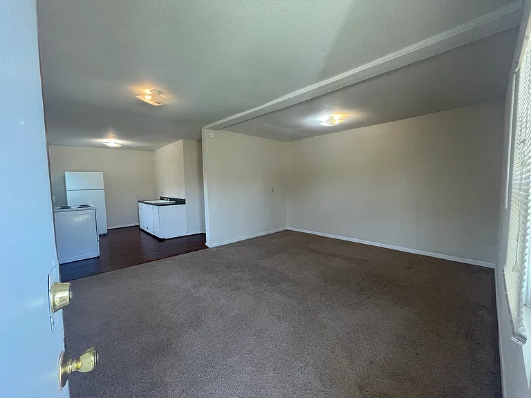 620 Grand Ave — Photo 6