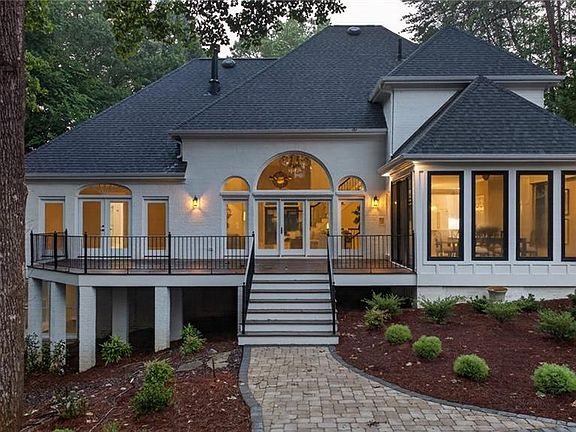 5th image of 605 Oak Valley Blvd