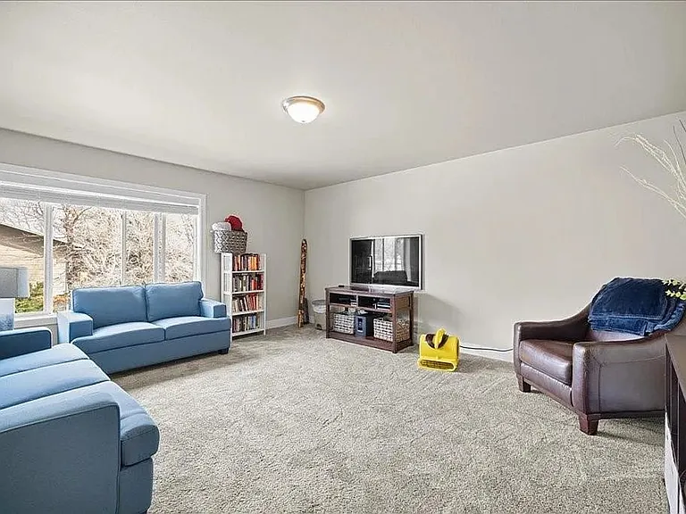 908 Midway Ln #2 — Photo 4