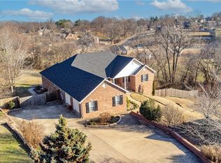 582 Venters Dr, Cave Springs, AR 72718