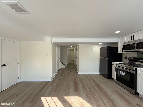 5th image of 110 Nandina St APT A