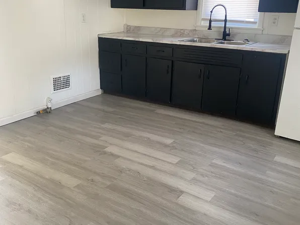 1117 Salt Springs Rd, Youngstown, OH 44509