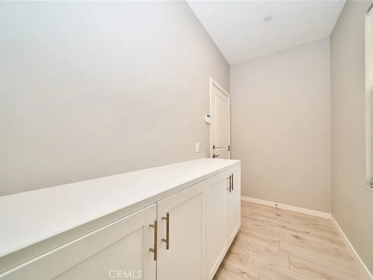 2622 E Embry Ln — Photo 13