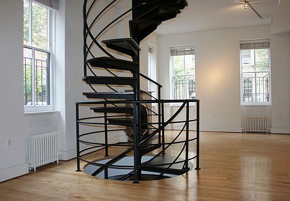 3rd image of 14 Bank St APT 1