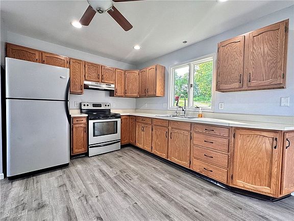 3rd image of 241 Countryview Rd