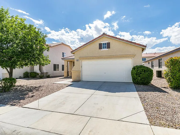 5647 Indian Springs St — Photo 3