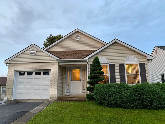 2nd image of 45 Canterbury Ln