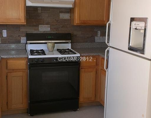 4th image of 2040 Rose Coral Ave