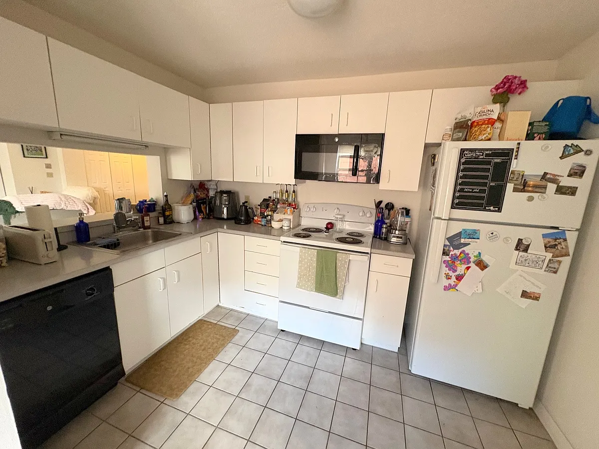 Building Photo - 155 Beacon St #1
