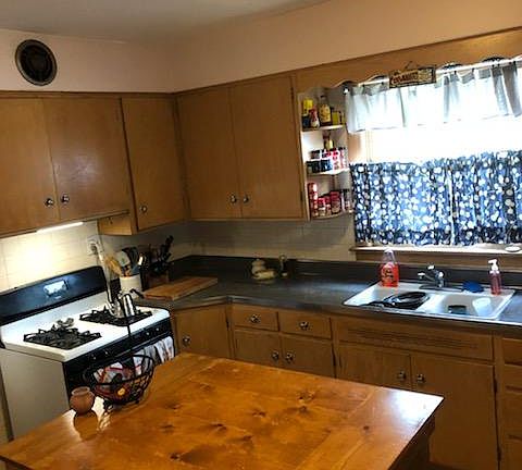 5th image of 5526 N Marmora Ave #1