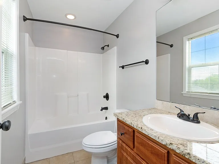 2621 Valentine Ln — Photo 23